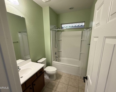 3417 N San Marin Drive - Photo Thumbnail 17