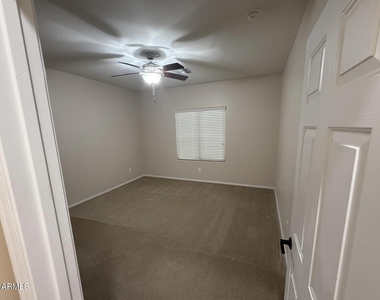 3417 N San Marin Drive - Photo Thumbnail 10