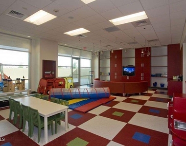 3417 N San Marin Drive - Photo Thumbnail 27