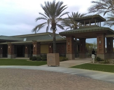 3417 N San Marin Drive - Photo Thumbnail 31
