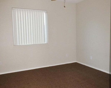 15125 W Adams Street - Photo Thumbnail 11
