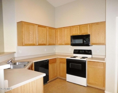 15125 W Adams Street - Photo Thumbnail 5