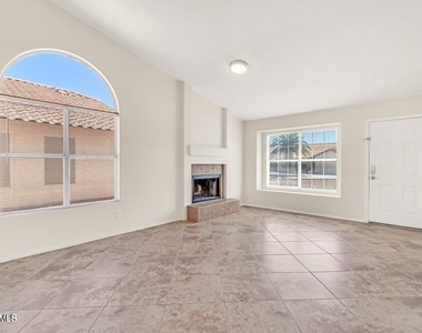 5910 W Commonwealth Avenue - Photo Thumbnail 9