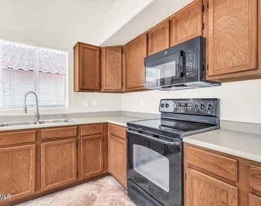 5910 W Commonwealth Avenue - Photo Thumbnail 17