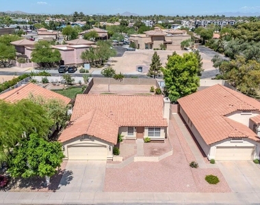 5910 W Commonwealth Avenue - Photo Thumbnail 2