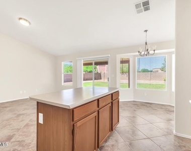 5910 W Commonwealth Avenue - Photo Thumbnail 13