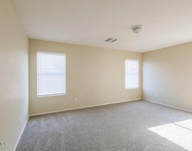 114 E Beth Drive - Photo Thumbnail 5