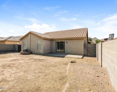 114 E Beth Drive - Photo Thumbnail 10