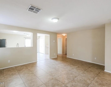 114 E Beth Drive - Photo Thumbnail 2