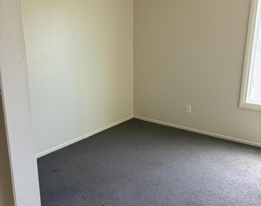 6618 S Palm Drive - Photo Thumbnail 21