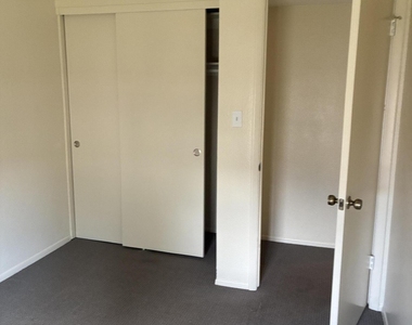6618 S Palm Drive - Photo Thumbnail 24