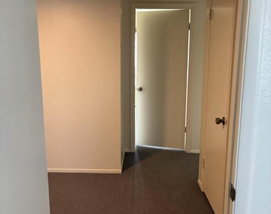 6618 S Palm Drive - Photo Thumbnail 18