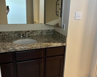 6618 S Palm Drive - Photo Thumbnail 17