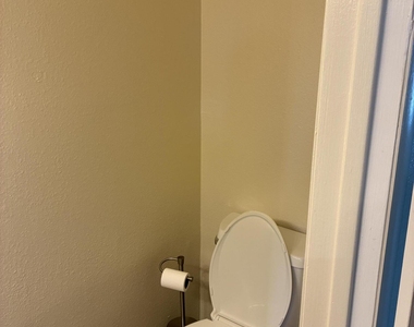 6618 S Palm Drive - Photo Thumbnail 10