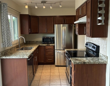 6618 S Palm Drive - Photo Thumbnail 4
