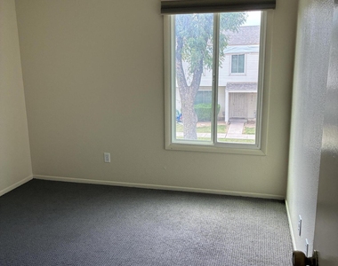 6618 S Palm Drive - Photo Thumbnail 22