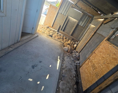 13201 N 19th Place - Photo Thumbnail 4