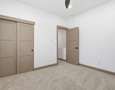 2809 E Trumbull - Photo Thumbnail 17