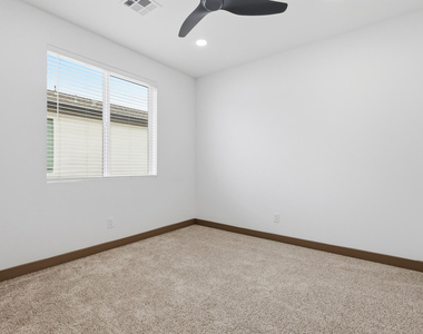 2809 E Trumbull - Photo Thumbnail 19