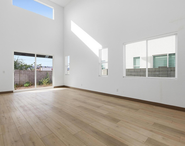 2809 E Trumbull - Photo Thumbnail 7