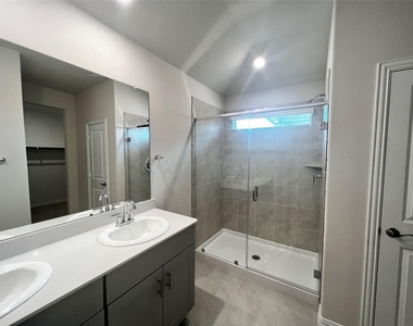 2343 Aspen Hill Drive - Photo Thumbnail 6