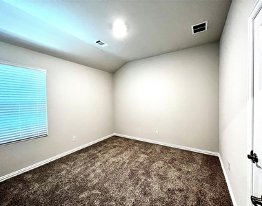 2343 Aspen Hill Drive - Photo Thumbnail 10