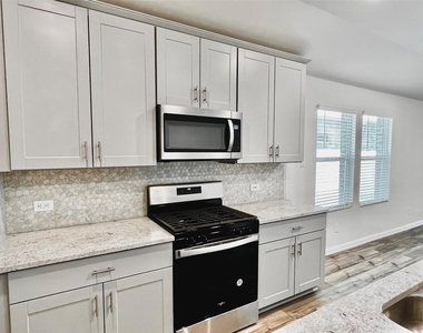 2343 Aspen Hill Drive - Photo Thumbnail 3