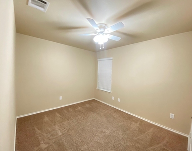 2105 Meadow Park Drive - Photo Thumbnail 13