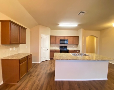 2105 Meadow Park Drive - Photo Thumbnail 4