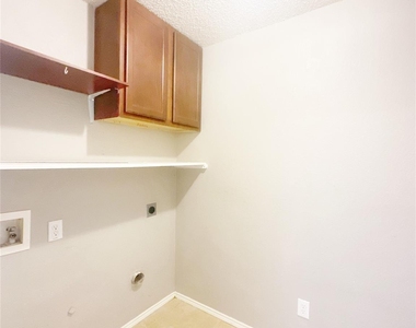 4512 Bellcrest Drive - Photo Thumbnail 2
