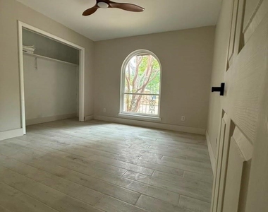 7317 Yolanda Drive - Photo Thumbnail 5