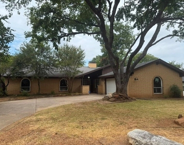 7317 Yolanda Drive - Photo Thumbnail 1