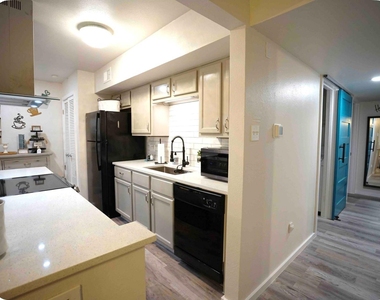 610 Jones Street - Photo Thumbnail 4