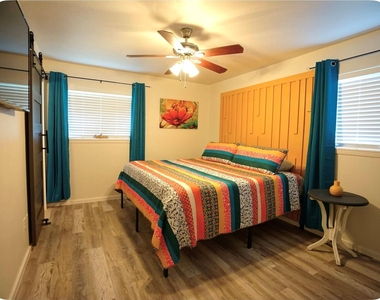 610 Jones Street - Photo Thumbnail 6