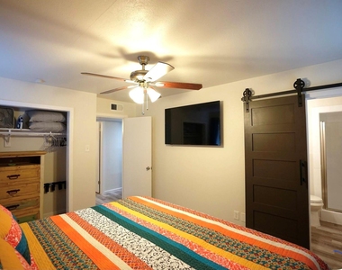 610 Jones Street - Photo Thumbnail 7