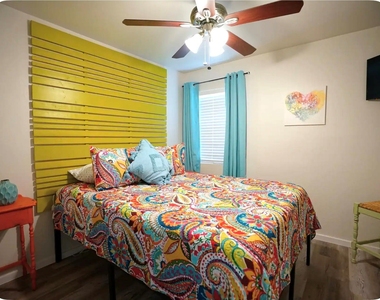 610 Jones Street - Photo Thumbnail 11