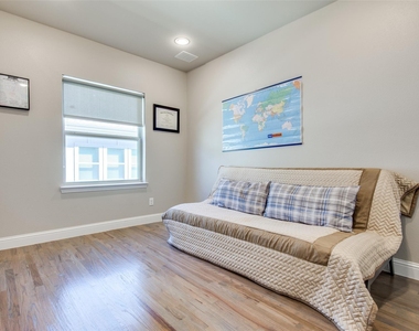 2821 Lindale Drive - Photo Thumbnail 16