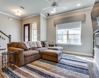 2821 Lindale Drive - Photo Thumbnail 1