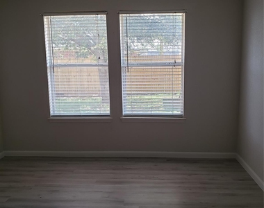 505 Thistle Meade Circle - Photo Thumbnail 6