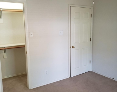 505 Thistle Meade Circle - Photo Thumbnail 19