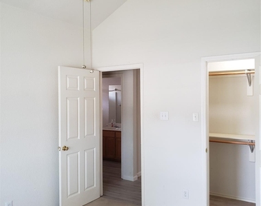 505 Thistle Meade Circle - Photo Thumbnail 22