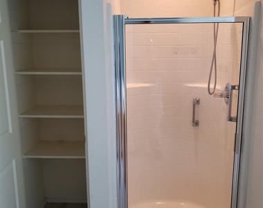505 Thistle Meade Circle - Photo Thumbnail 32