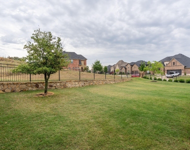 6200 Savannah Oak Trail - Photo Thumbnail 32