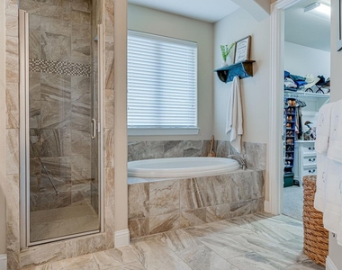 6200 Savannah Oak Trail - Photo Thumbnail 23