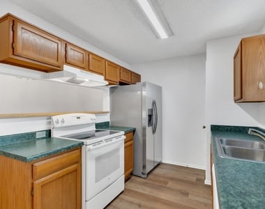 200 Samuel Boulevard - Photo Thumbnail 18