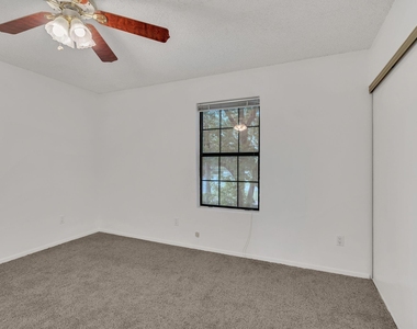 200 Samuel Boulevard - Photo Thumbnail 8