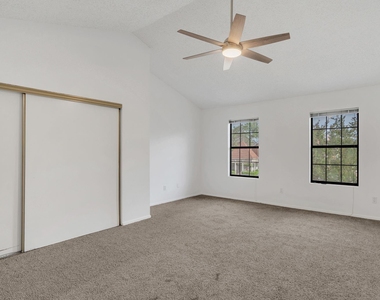 200 Samuel Boulevard - Photo Thumbnail 12