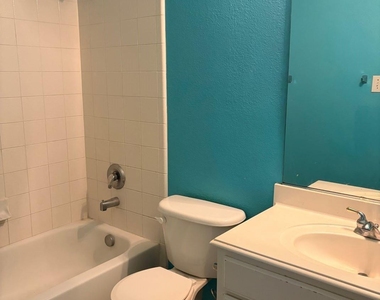 8801 Tanglewood Drive - Photo Thumbnail 17