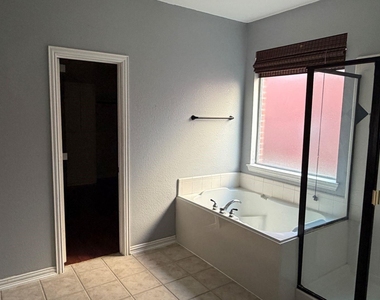 8801 Tanglewood Drive - Photo Thumbnail 9