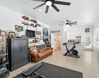 3201 Carmel Street - Photo Thumbnail 34
